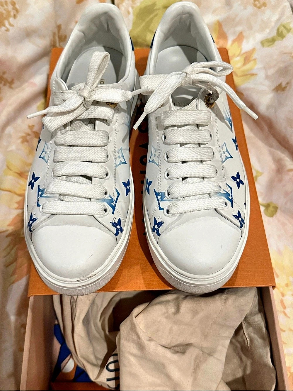 Louis Vuitton LV Squad Sneaker White & Blue Sneakers